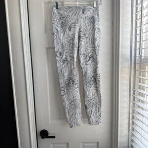 Lululemon Speed Up Tight *Full-On Luxtreme 28"